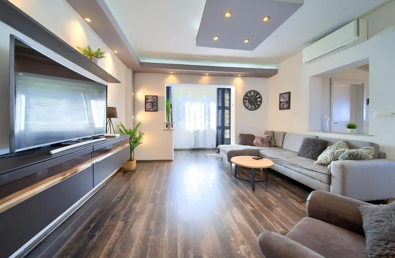 Luxury Apartments Vanessa, Njivice