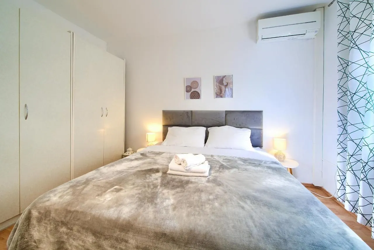 Luxury Apartments Vanessa, Njivice Croatia