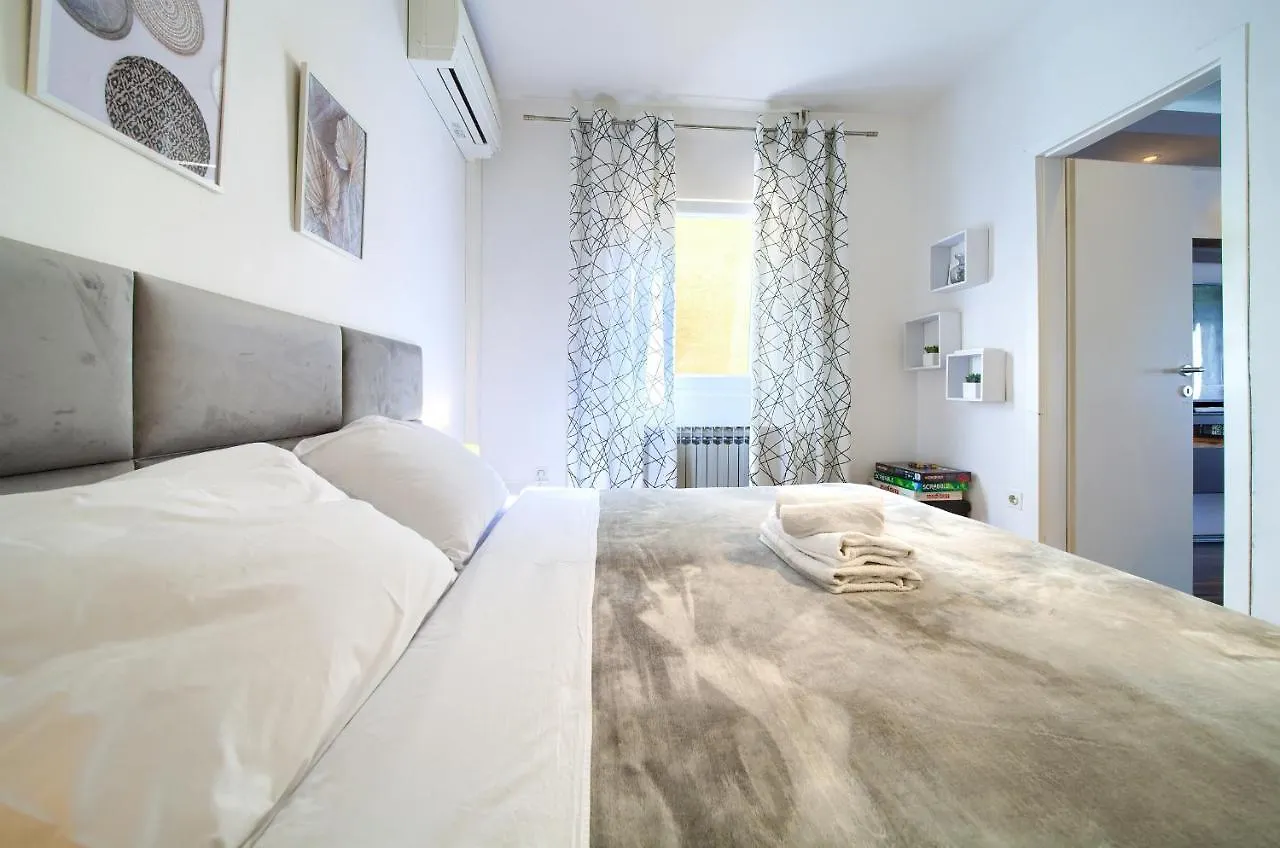 Luxury Apartments Vanessa, Njivice 0*,  Croatia