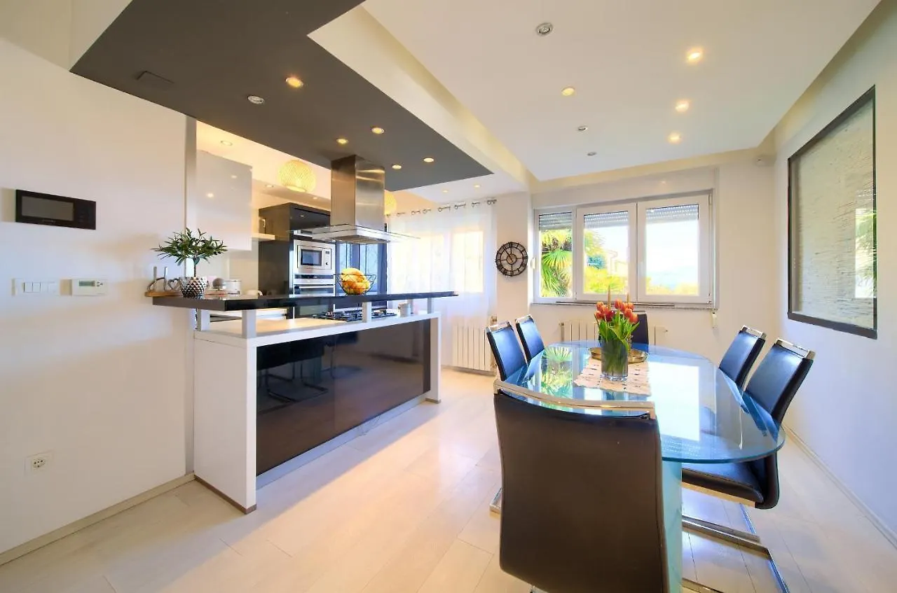 Luxury Apartments Vanessa, Njivice Croatia