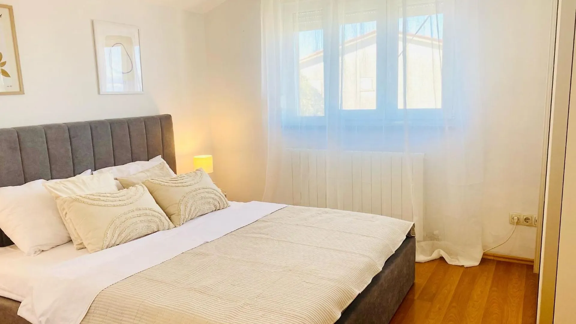 Luxury Apartments Vanessa, Njivice